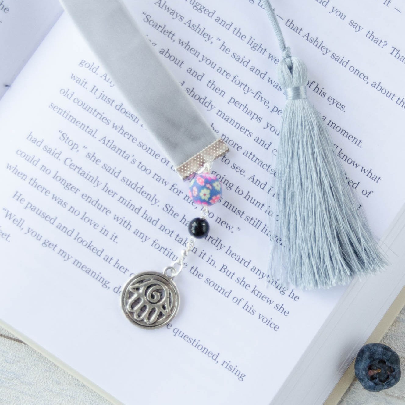 Skirtukas knygai ,,Hamsa" ranka